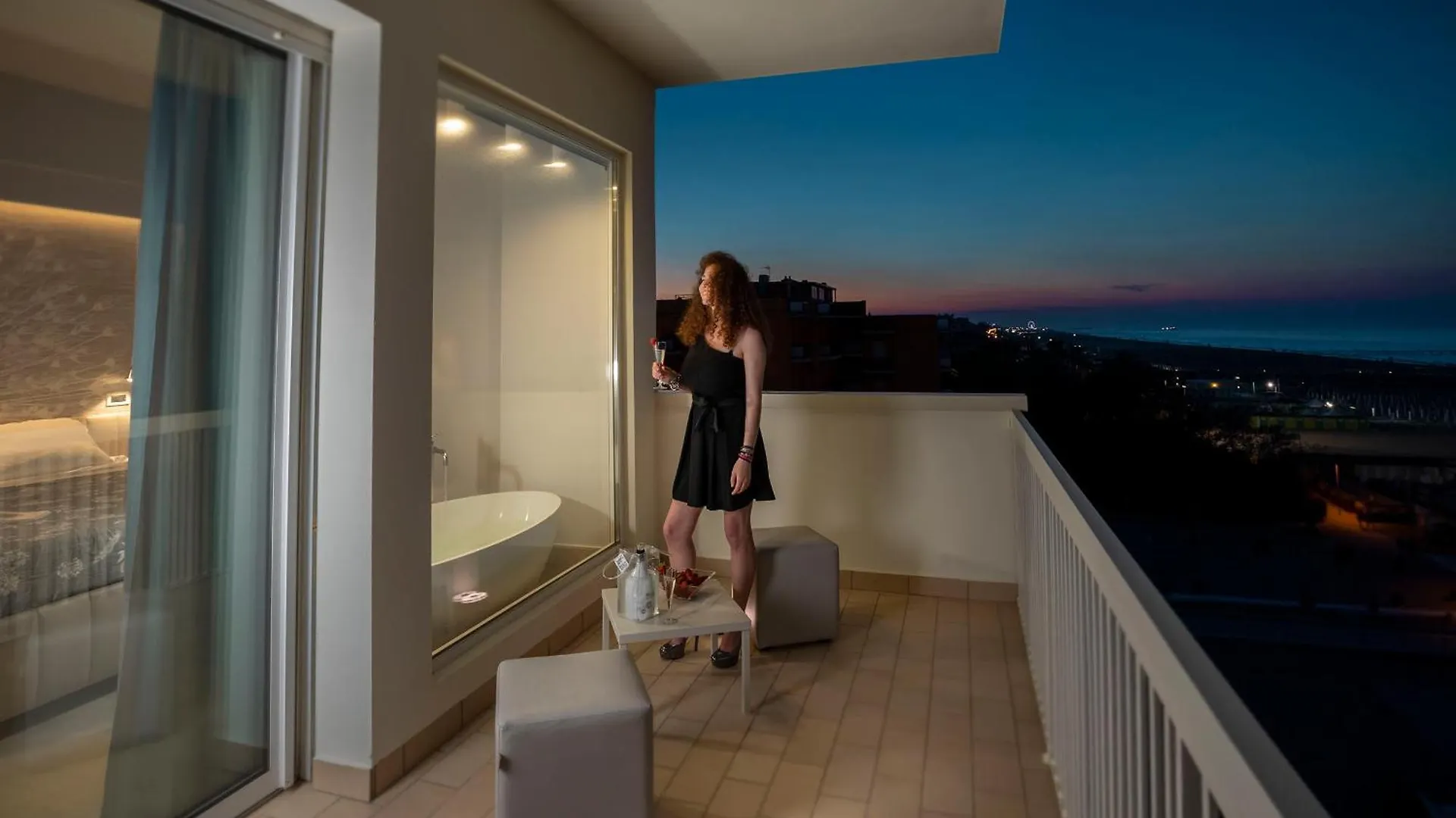 Hotel Ghirlandina Rimini 3*,