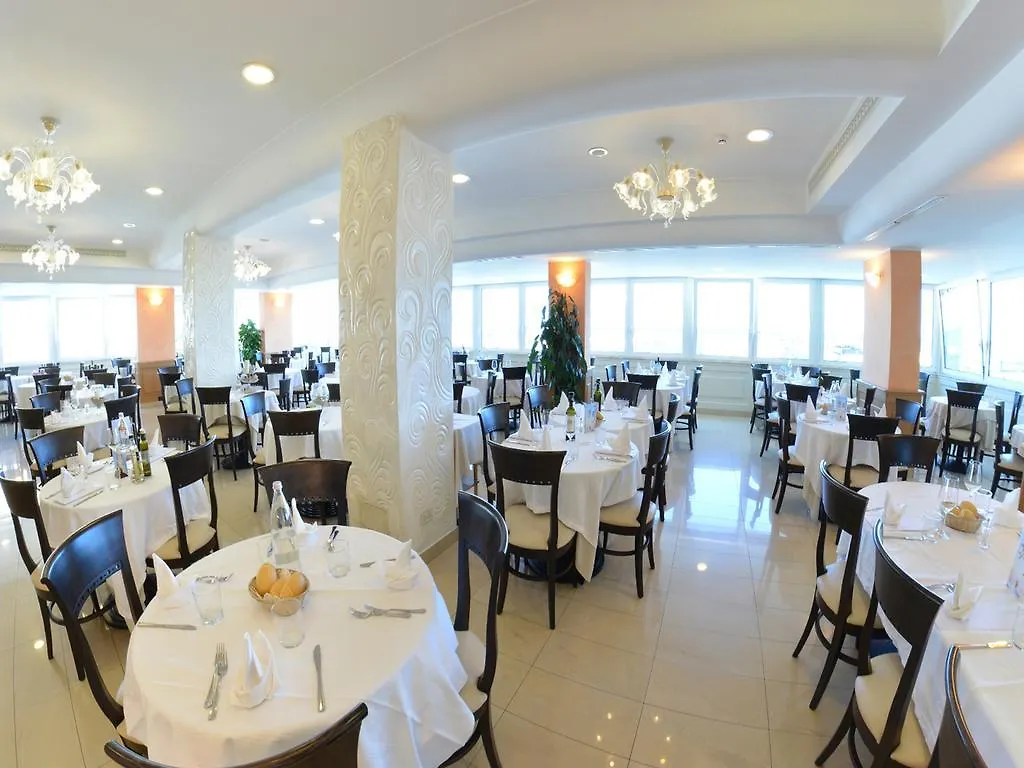 Hotel Ghirlandina Rimini Olaszország