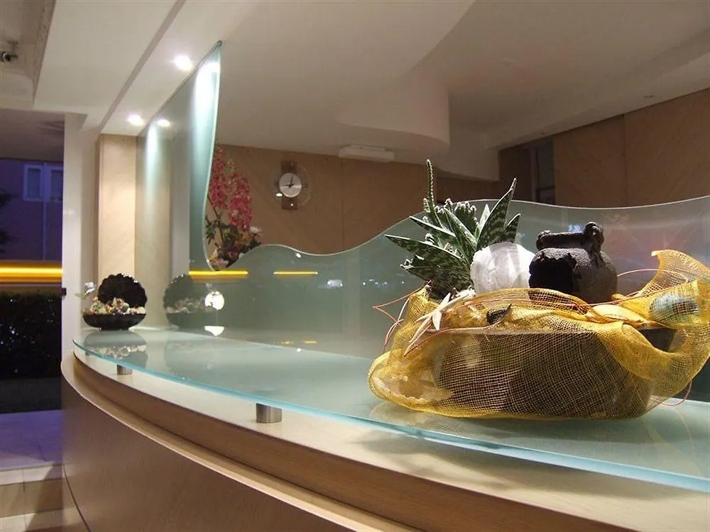 Hotel Ghirlandina Rimini